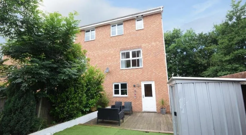 Princess Mews - Image 1