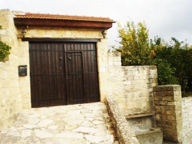 To Palati - Image 1