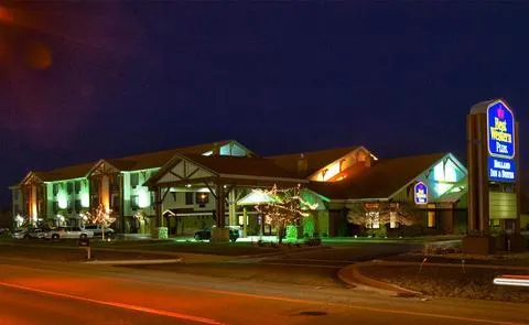 White Pines Inn & Suites of Holland - Image 1