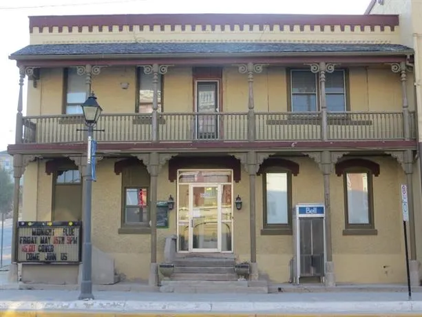 Pacific Hotel Bayview Cottages - Image 1