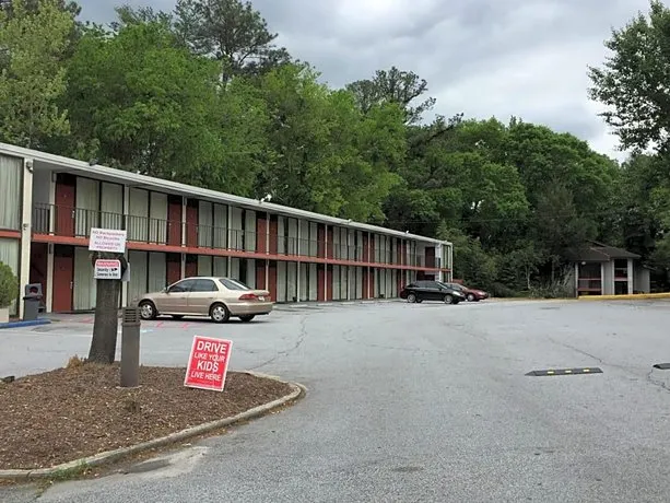 Cheshire Motor Inn - Image 1
