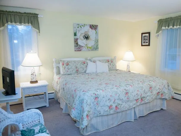 Cranberry Manor B&B - Image 1