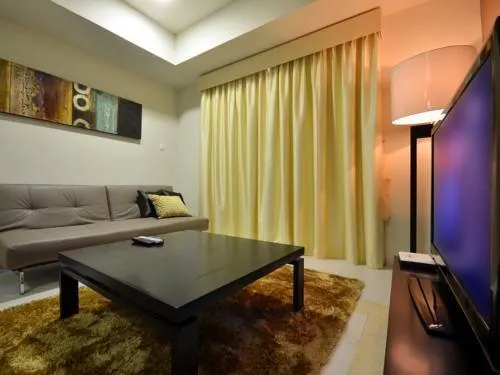 Luxurious 4-Bedroom 82nd High Floor Apartment with Full Sea & Skyline View - Image 1