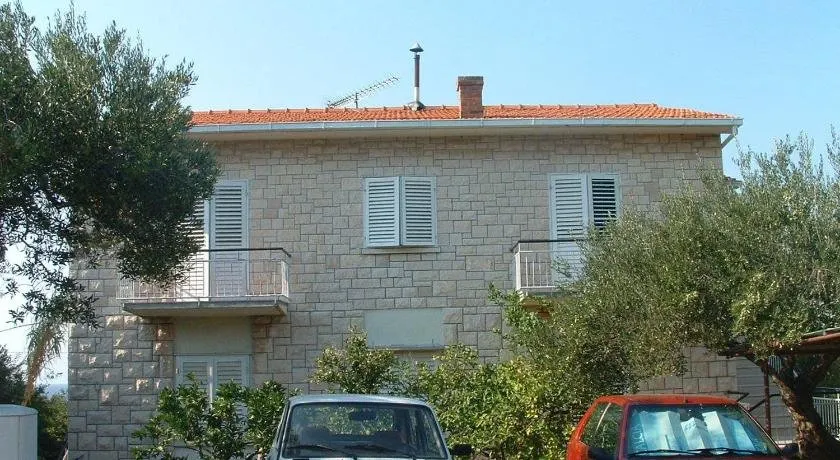 Apartments Mer - Image 1