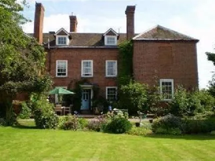 Orleton Court Farm Bed and Breakfast - Image 1