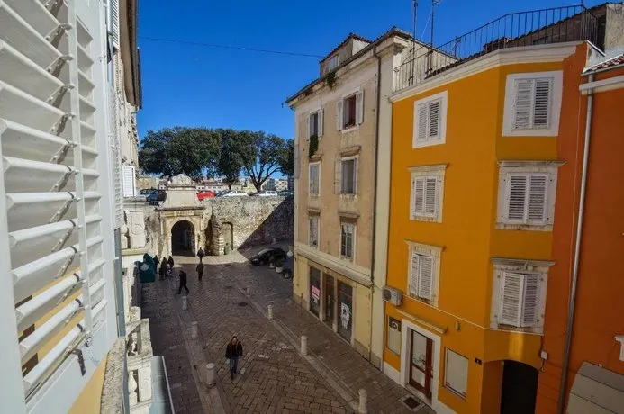 Apartments Tiramola Old Town - Image 1