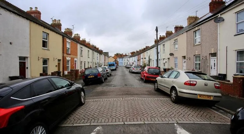 Free parking Cosy House in the Center of Taunton Sleeps 6 people - Image 1
