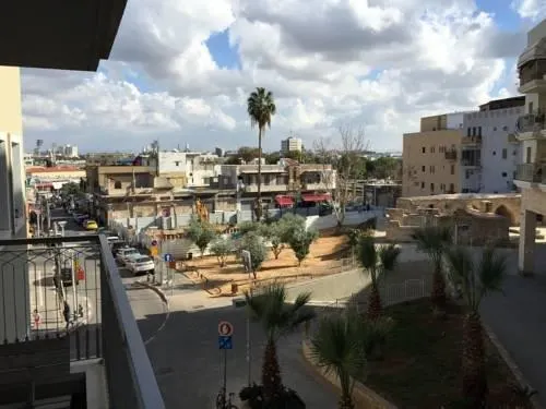 6 Tankhum - By Beach Apartments TLV - Image 1