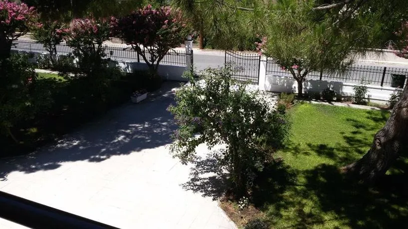 Park Hotel - Image 1