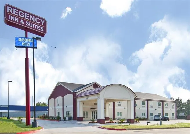 Regency Inn & Suites - Image 1