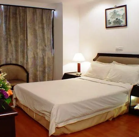 Central Silver Sea Hotel - Image 1