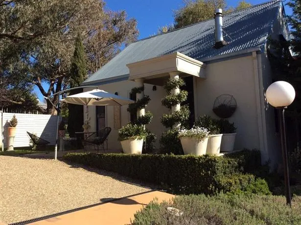 Annabell's Villa Beechworth - Image 1