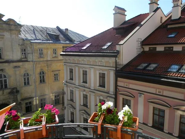 Gold Lion Hostel - Image 1