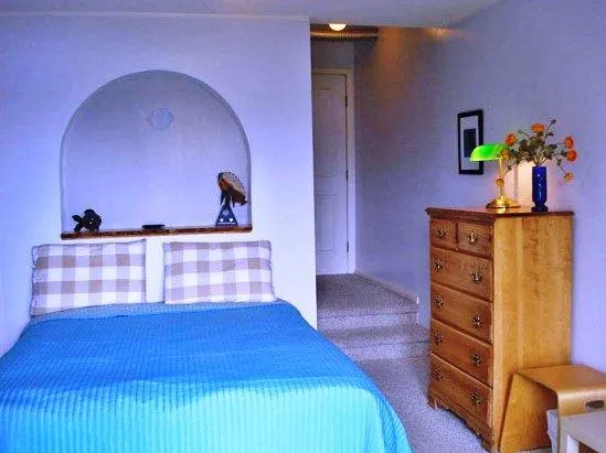 Carolyn's Cove B&B - Image 1