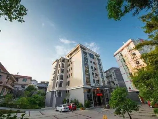 Luming Hotel - Image 1