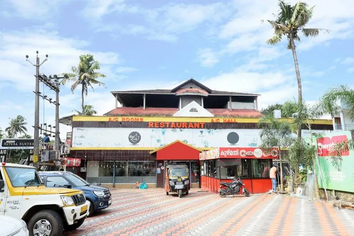 OYO 61270 313s Royal Suites - Image 1