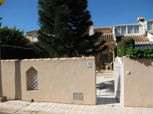 Rosales Holiday Home - Image 1