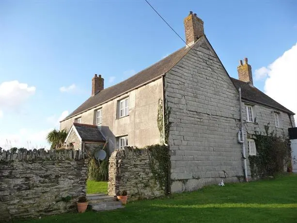 Lellizzick Farmhouse B&B - Image 1