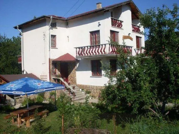 Veselata Guest House - Image 1