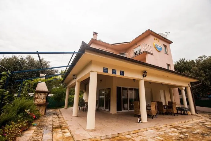 Apartments Villa Julia Pakostane - Image 1