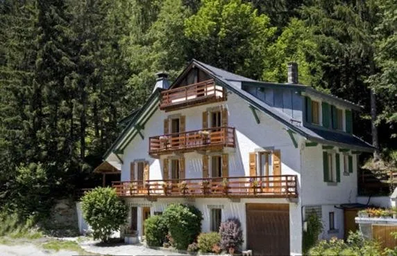 White Chalet - Image 1