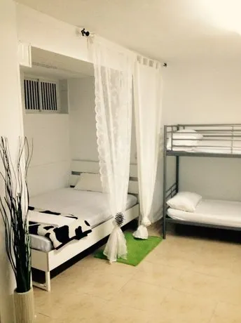 Hostel Bellavista Playa Malaga - Image 1