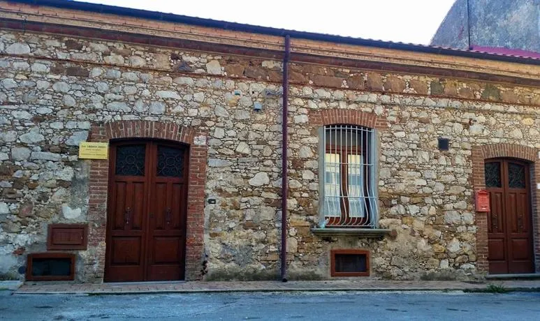 Stone House Capaccio - Image 1