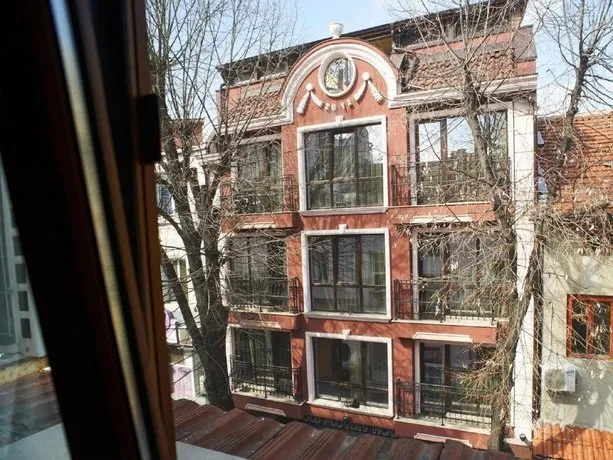 Hipster Guest Rooms - Image 1