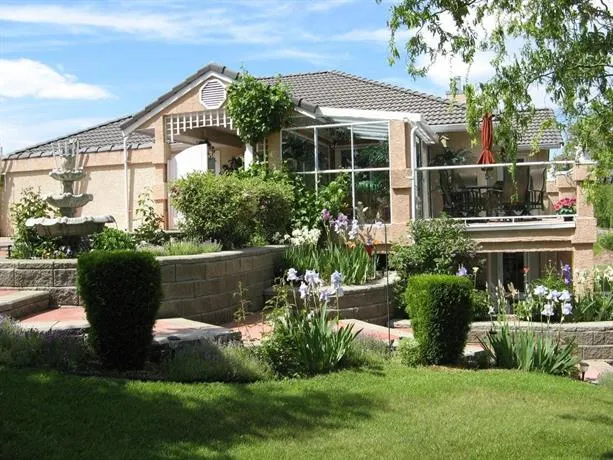 Reflections Guest House - Image 1