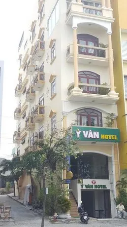 Y Van Hotel - Image 1