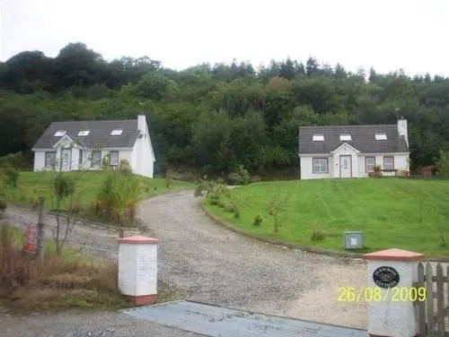 Donegal Cottages - Image 1