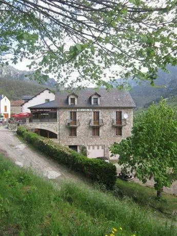 Hotel Restaurant Le Grillon - Image 1