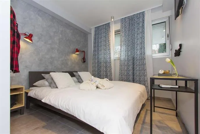 B&B Vibe - Image 1