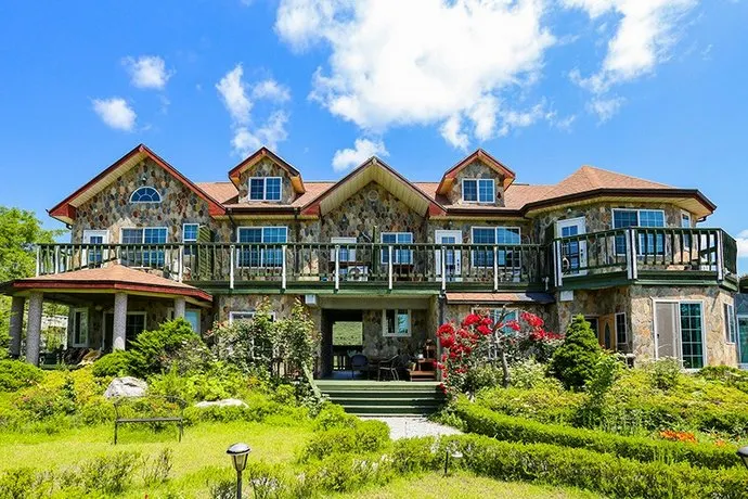 Ganghwado Farms House - Image 1