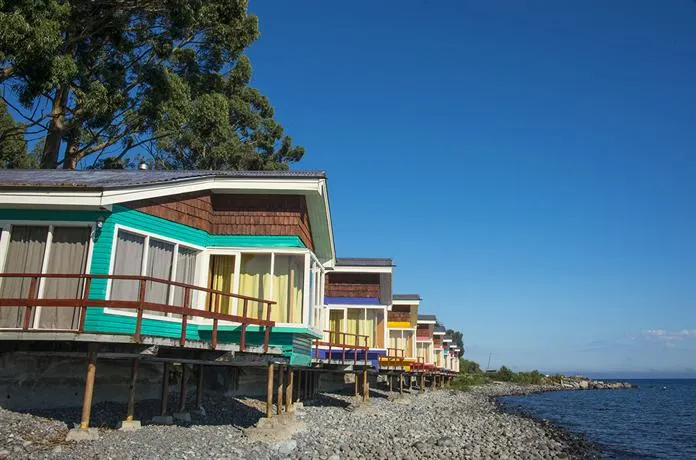 Hotel y Cabanas Puerto Pilar - Image 1