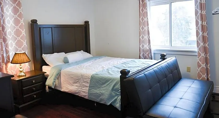 Affordable bedroom near Fanshawe and London Airport - Image 1