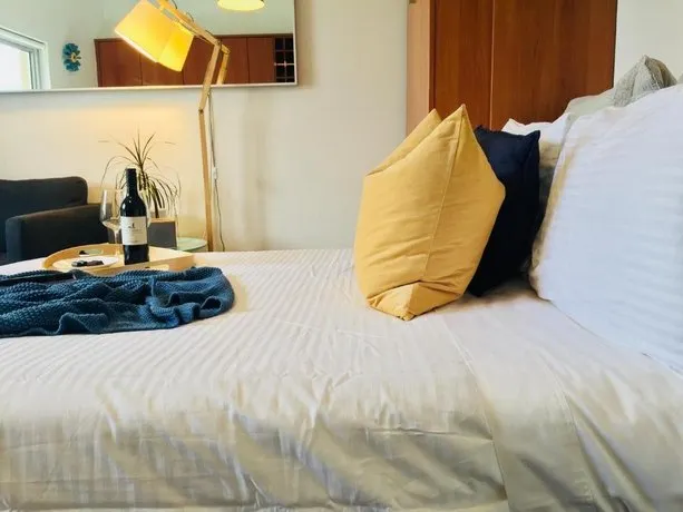 Boutique Studio On Bondi Beach - Image 1