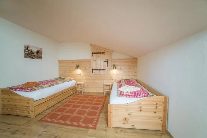 Double room, shower, toilet, ground floor - Image 1