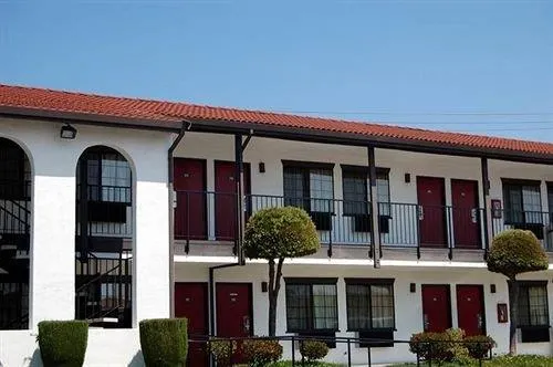 Regency Inn - Image 1