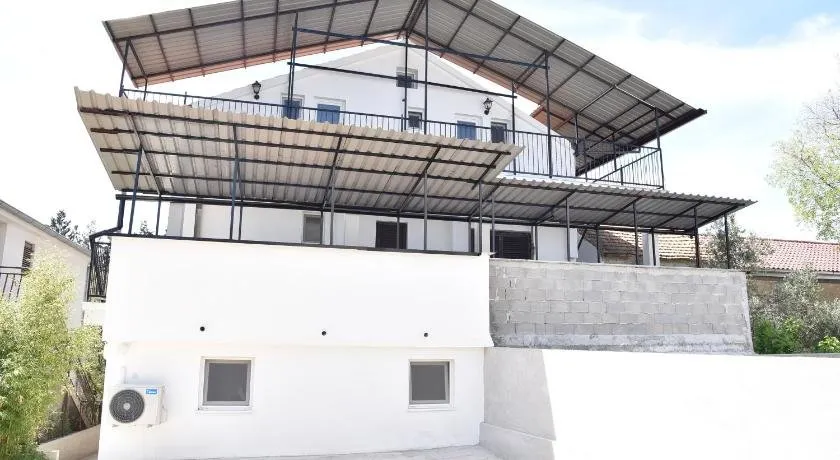 Villa Tetic - Image 1