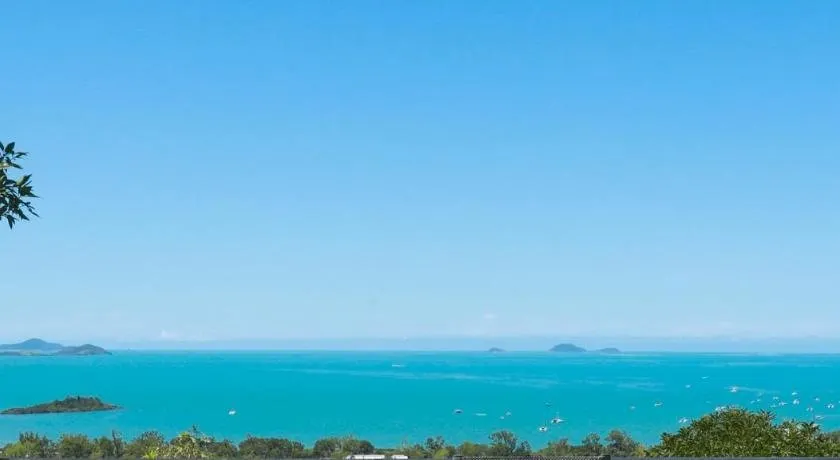 Yachtsmans Paradise, Whitsundays - Image 1