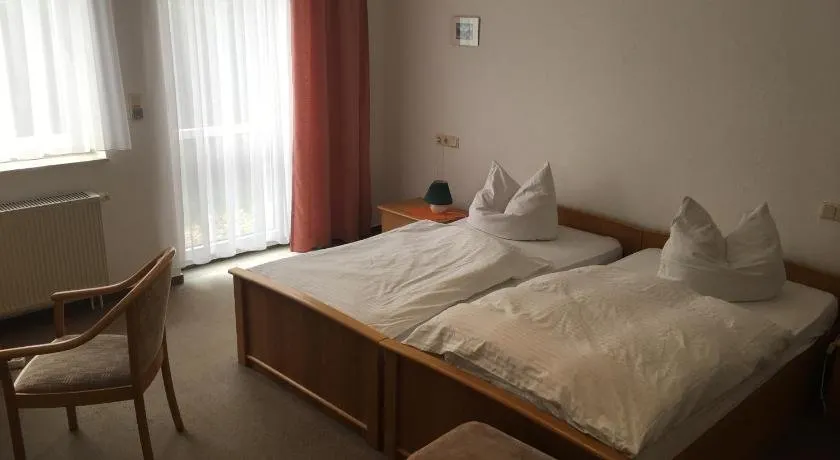 Landhotel Lutzen-Stadt - Image 1