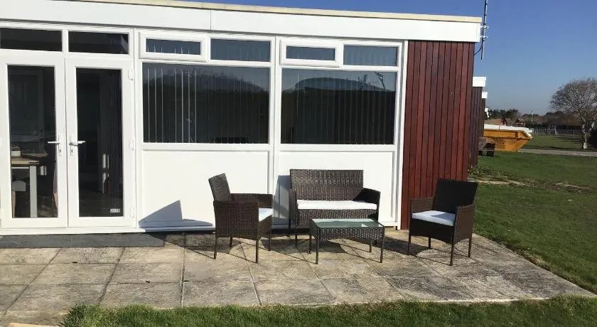Granada 8 Selsey - Image 1