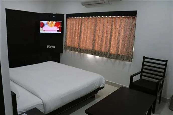 Hotel Rajputana Heights - Image 1