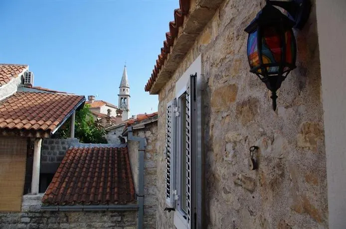 Freedom Hostel Budva - Image 1