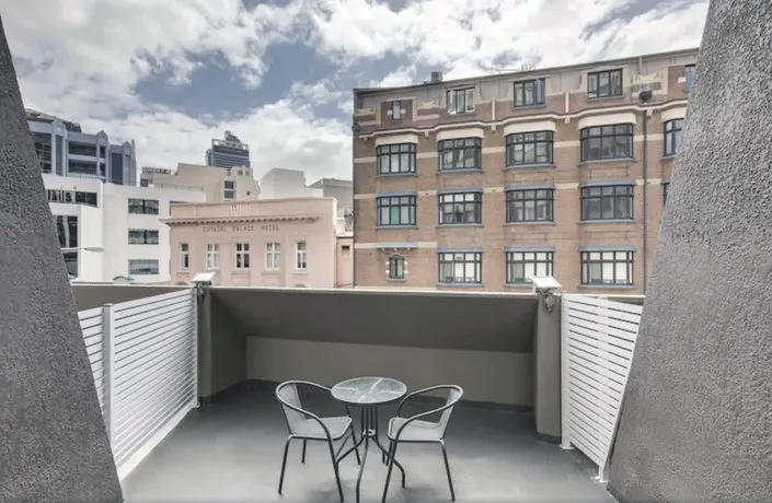 Naumi Studio Hotel Sydney - Image 1