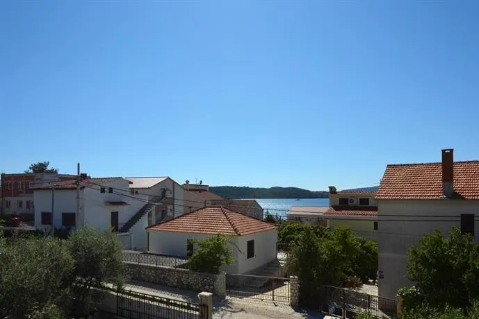 Apartments Maslina - Image 1