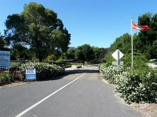 Porepunkah Bridge Caravan Park - Image 1