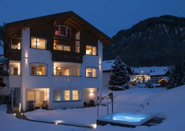 Apartments Antines - Image 1