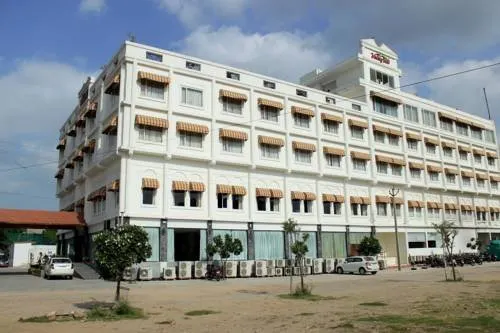 OYO Premium Airport Road Udaipur - Image 1